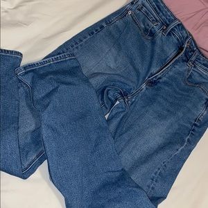 Light wash mom jeans